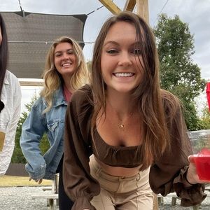 Meet your Posher, Maya